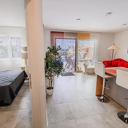 Kamenjak With Pool&seaview Apartment
