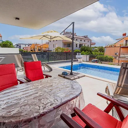 Kamenjak With Pool&seaview 아파트